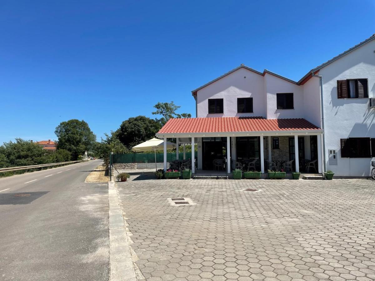 Ladonja Bb Rooms, Family Run Bed & Breakfast Rovinjsko Selo Dış mekan fotoğraf