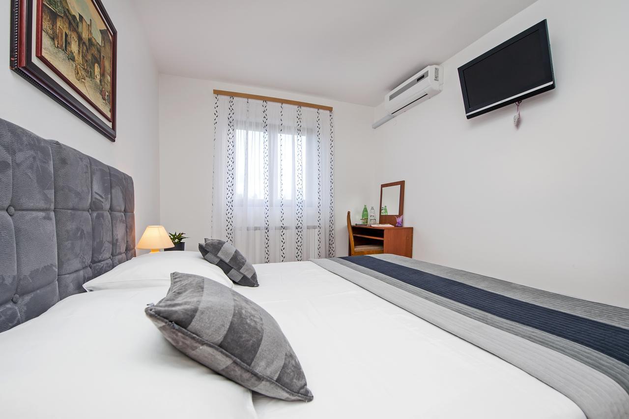 Ladonja Bb Rooms, Family Run Bed & Breakfast Rovinjsko Selo Dış mekan fotoğraf