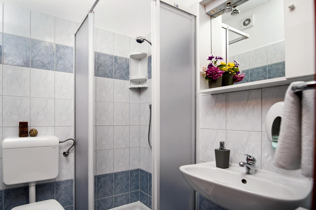 Ladonja Bb Rooms, Family Run Bed & Breakfast Rovinjsko Selo Dış mekan fotoğraf